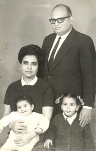 صورة لوداد متري مع زوجها د.سعد لوقا وأبنائهم ريم وسهيل
